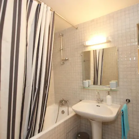 Apartment Saint-germain, Quai Voltaire